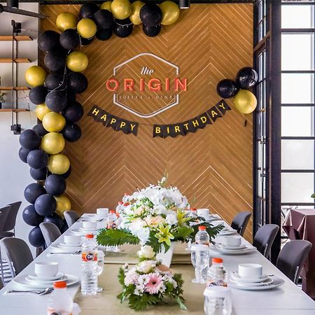 Cleo Hotel Jemursari Surabaya Eksteriør billede