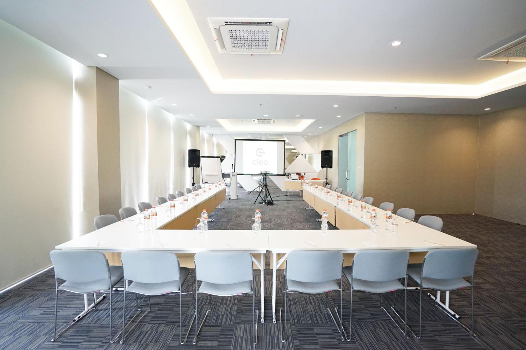 Cleo Hotel Jemursari Surabaya Eksteriør billede